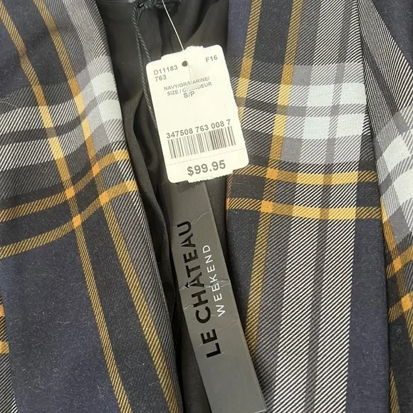 Le Chateau Blazer - Picture 3 of 3